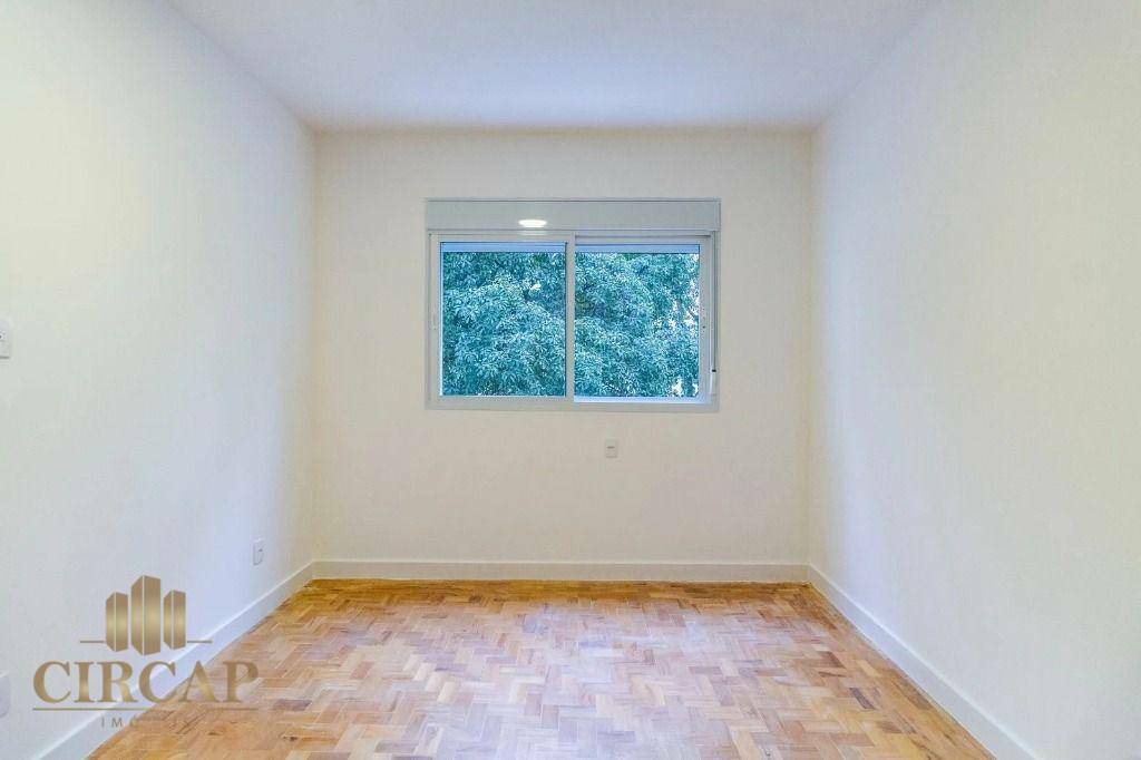 Apartamento à venda com 3 quartos, 180m² - Foto 8