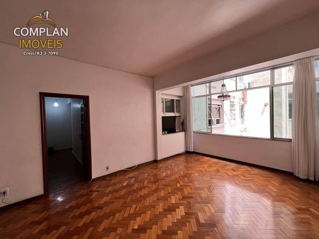 Apartamento à venda com 3 quartos, 160m² - Foto 3