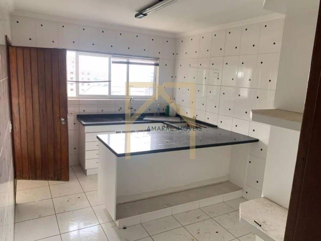 Casa à venda com 3 quartos, 210m² - Foto 6