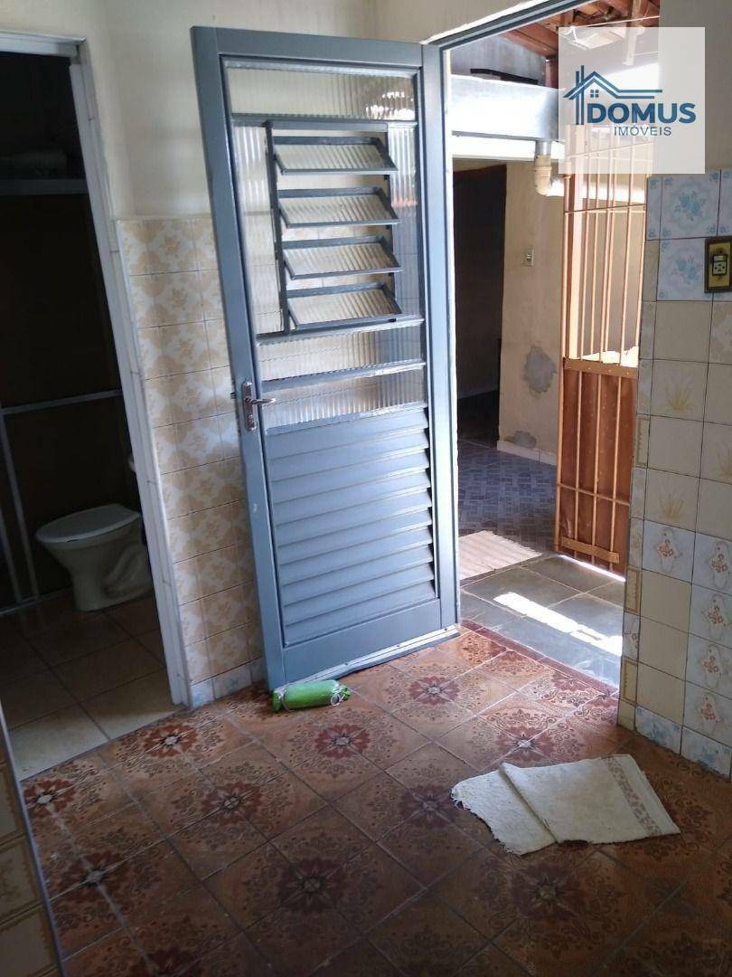 Casa à venda com 4 quartos, 98m² - Foto 16