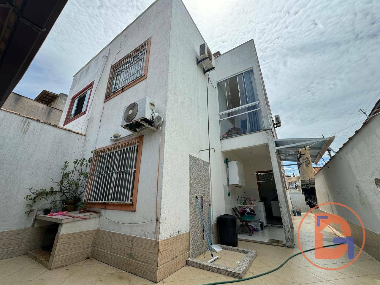 Casa à venda com 4 quartos, 160m² - Foto 2