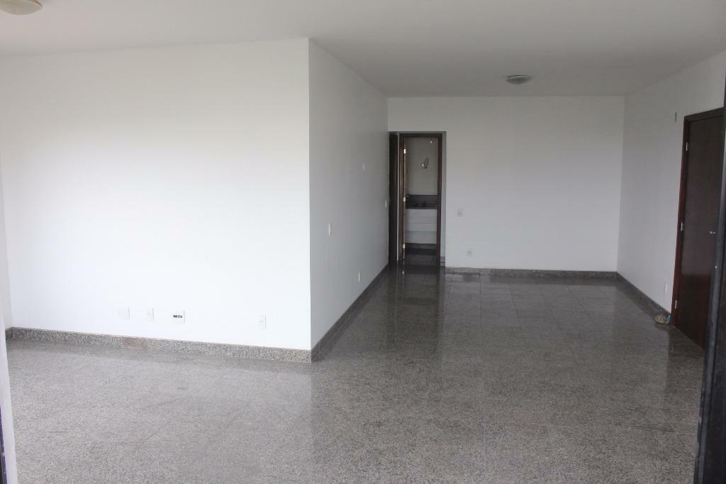 Apartamento para alugar com 3 quartos, 147m² - Foto 11