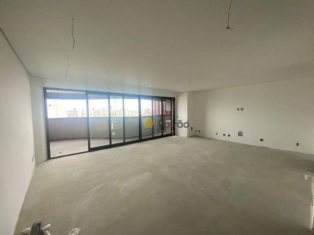 Apartamento à venda com 3 quartos, 175m² - Foto 4