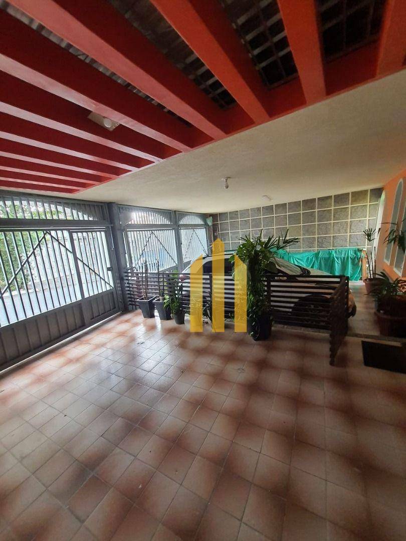 Casa à venda com 4 quartos, 198m² - Foto 4