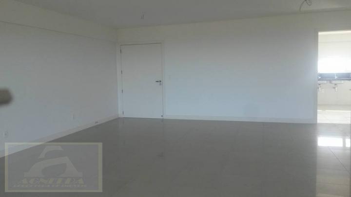 Apartamento à venda com 3 quartos, 196m² - Foto 3