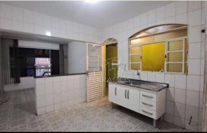 Casa à venda com 2 quartos, 70m² - Foto 5