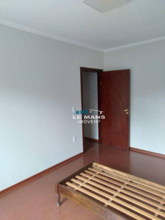 Casa de Condomínio à venda com 3 quartos, 242m² - Foto 11