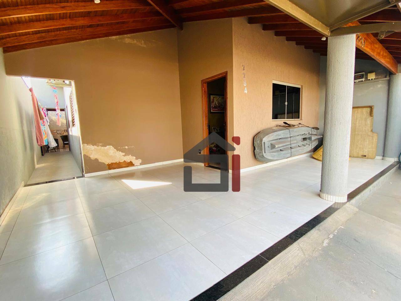 Casa à venda com 2 quartos, 100m² - Foto 2