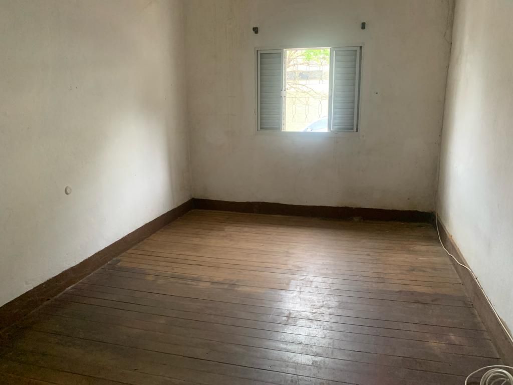 Casa à venda com 2 quartos, 60m² - Foto 4