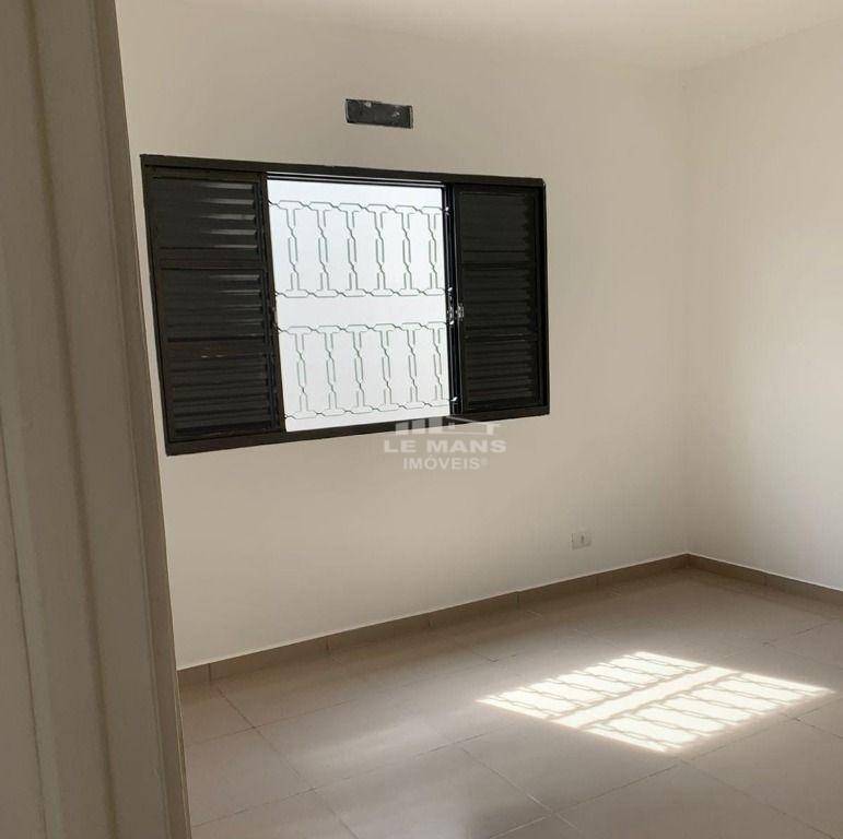 Casa à venda com 2 quartos, 90m² - Foto 8