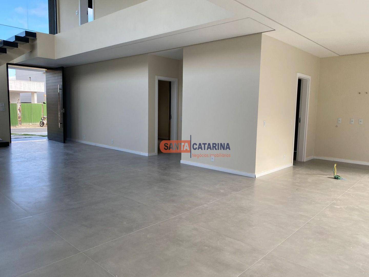 Casa de Condomínio à venda com 4 quartos, 301m² - Foto 2