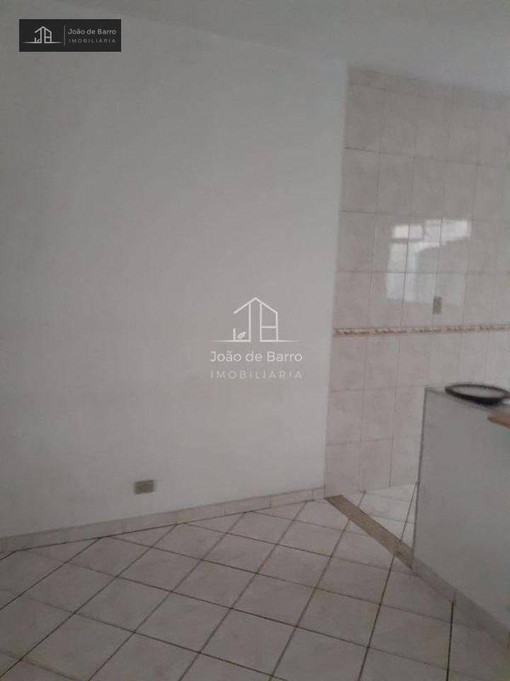 Sobrado à venda com 3 quartos, 200m² - Foto 11