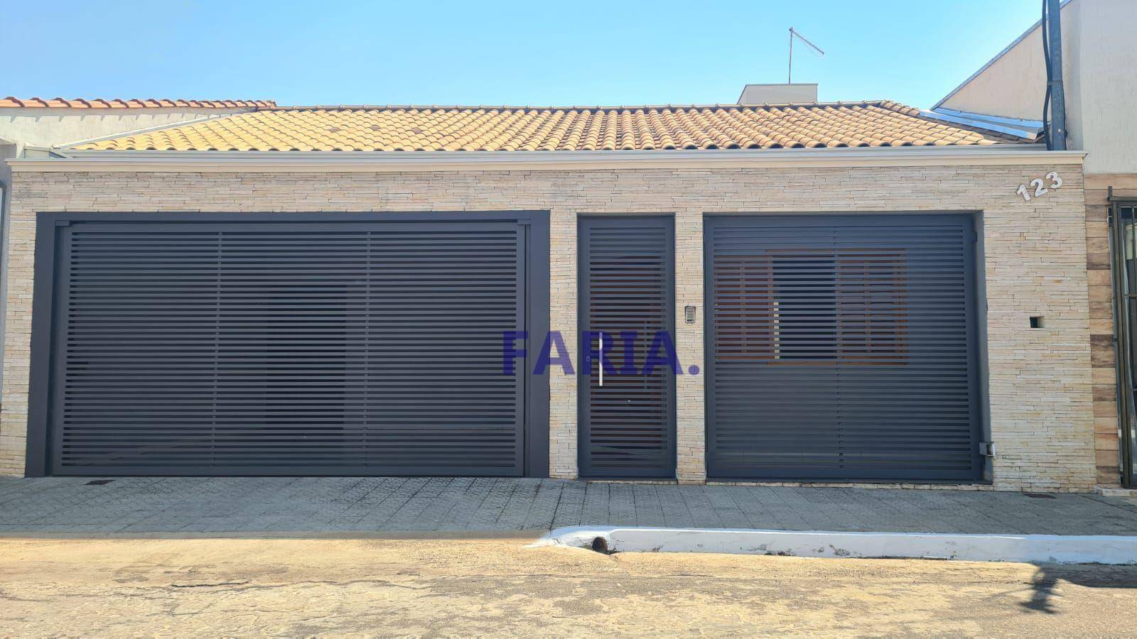 Casa, 3 quartos, 220 m² - Foto 1