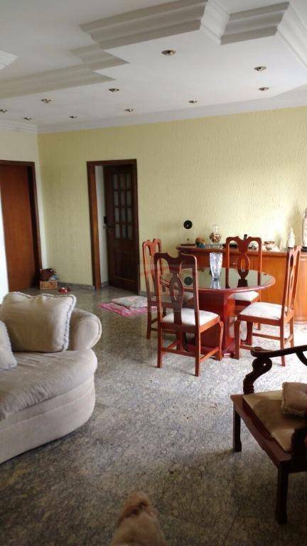 Apartamento à venda com 3 quartos, 140m² - Foto 2