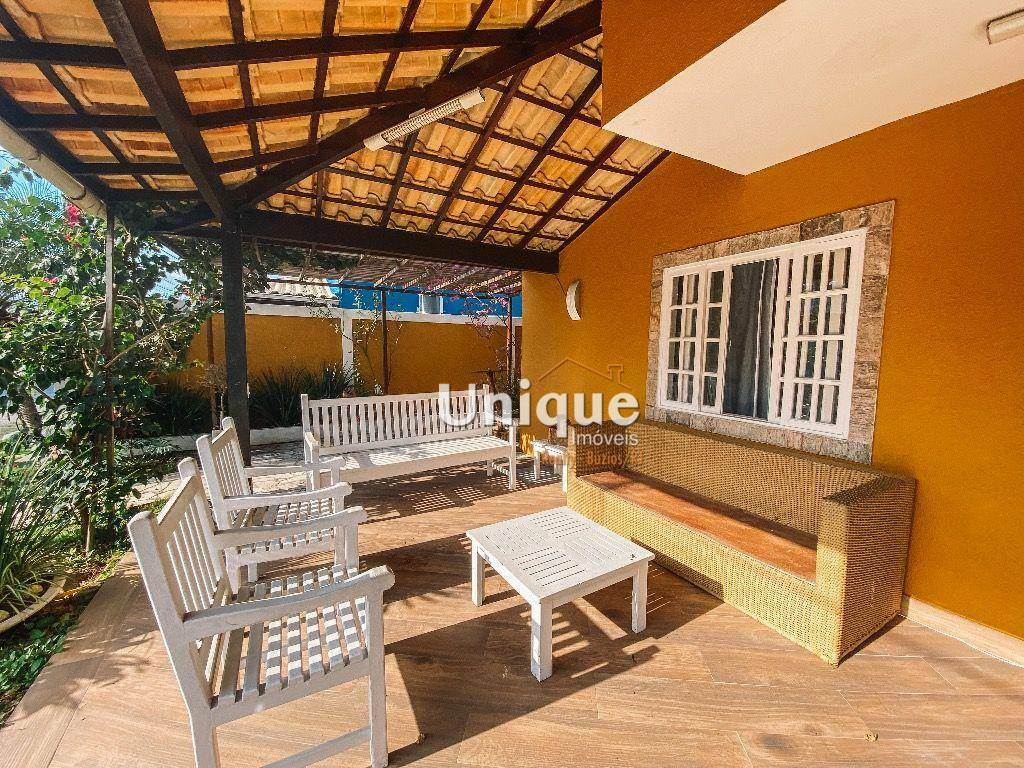 Casa de Condomínio à venda com 5 quartos, 215m² - Foto 3