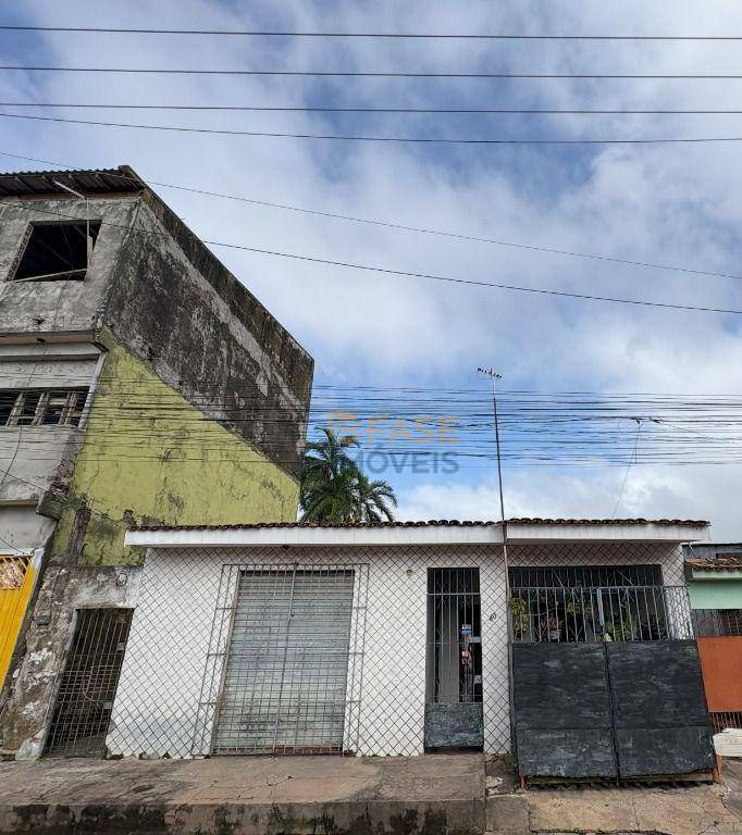Casa à venda com 3 quartos, 82m² - Foto 10