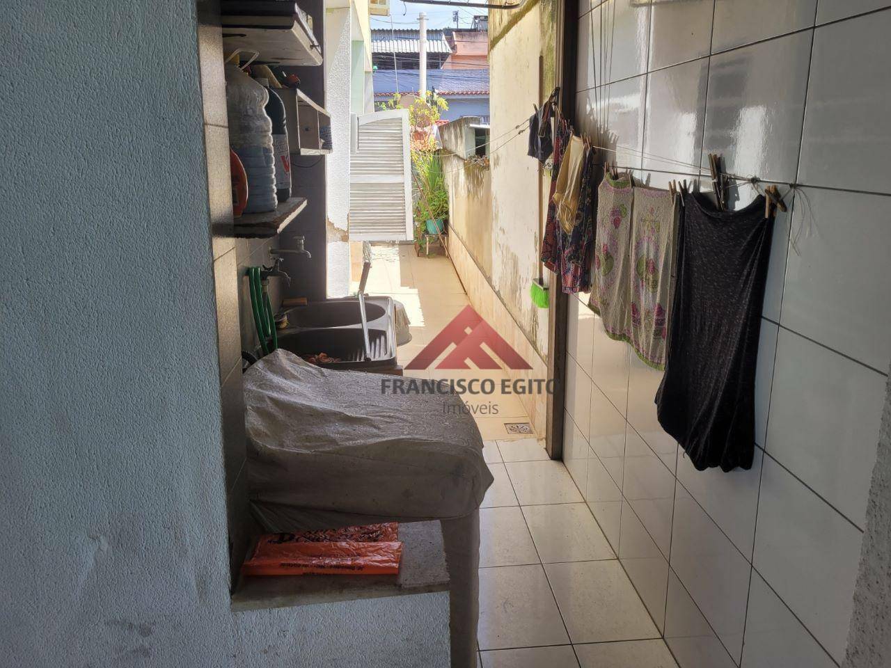 Casa à venda com 3 quartos, 100m² - Foto 12