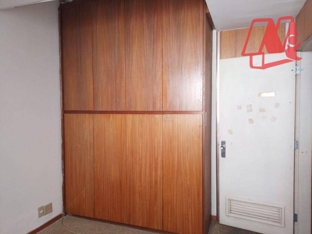 Casa à venda e aluguel com 3 quartos, 371m² - Foto 21