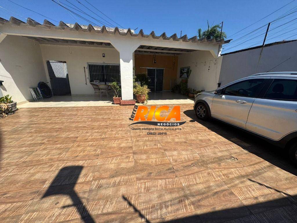 Casa, 4 quartos, 175 m² - Foto 1