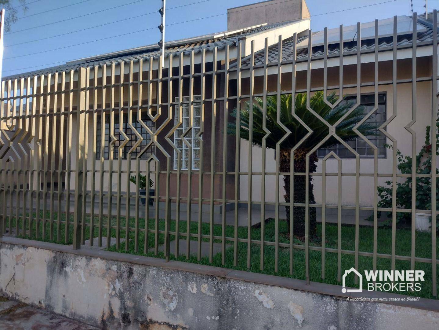 Casa, 4 quartos, 200 m² - Foto 1