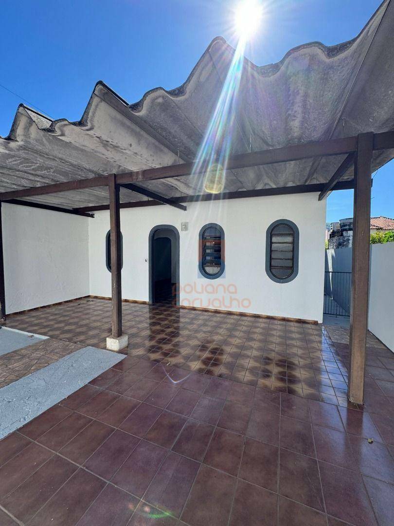 Casa para alugar com 3 quartos, 170m² - Foto 3
