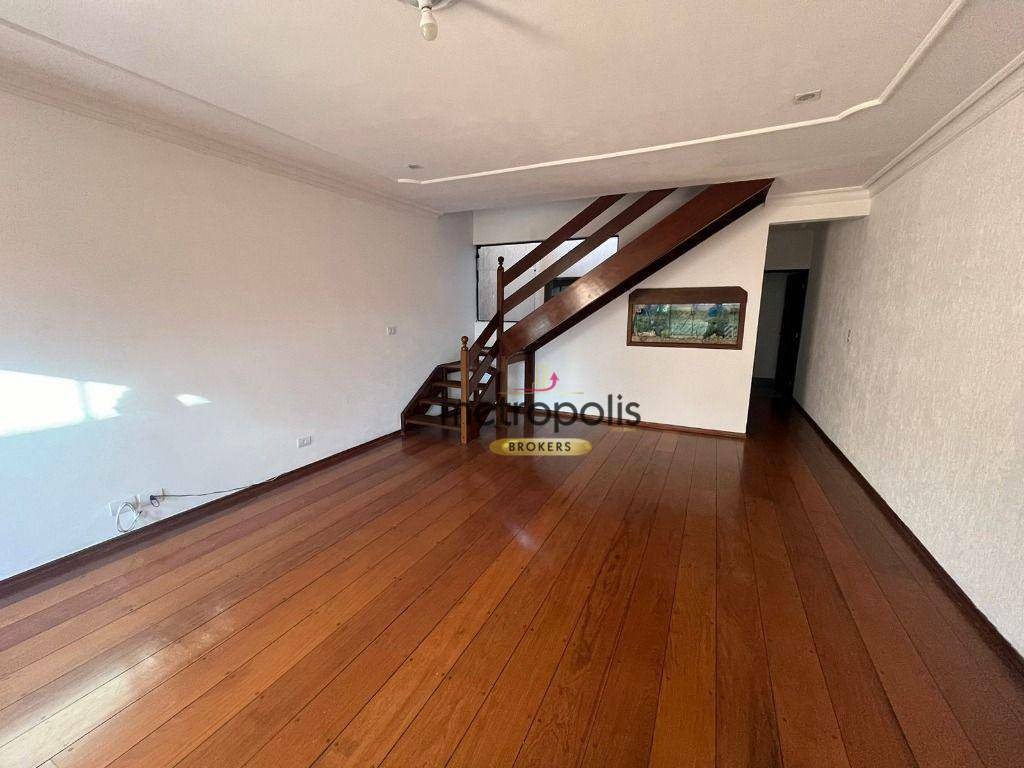 Sobrado para alugar com 3 quartos, 185m² - Foto 1