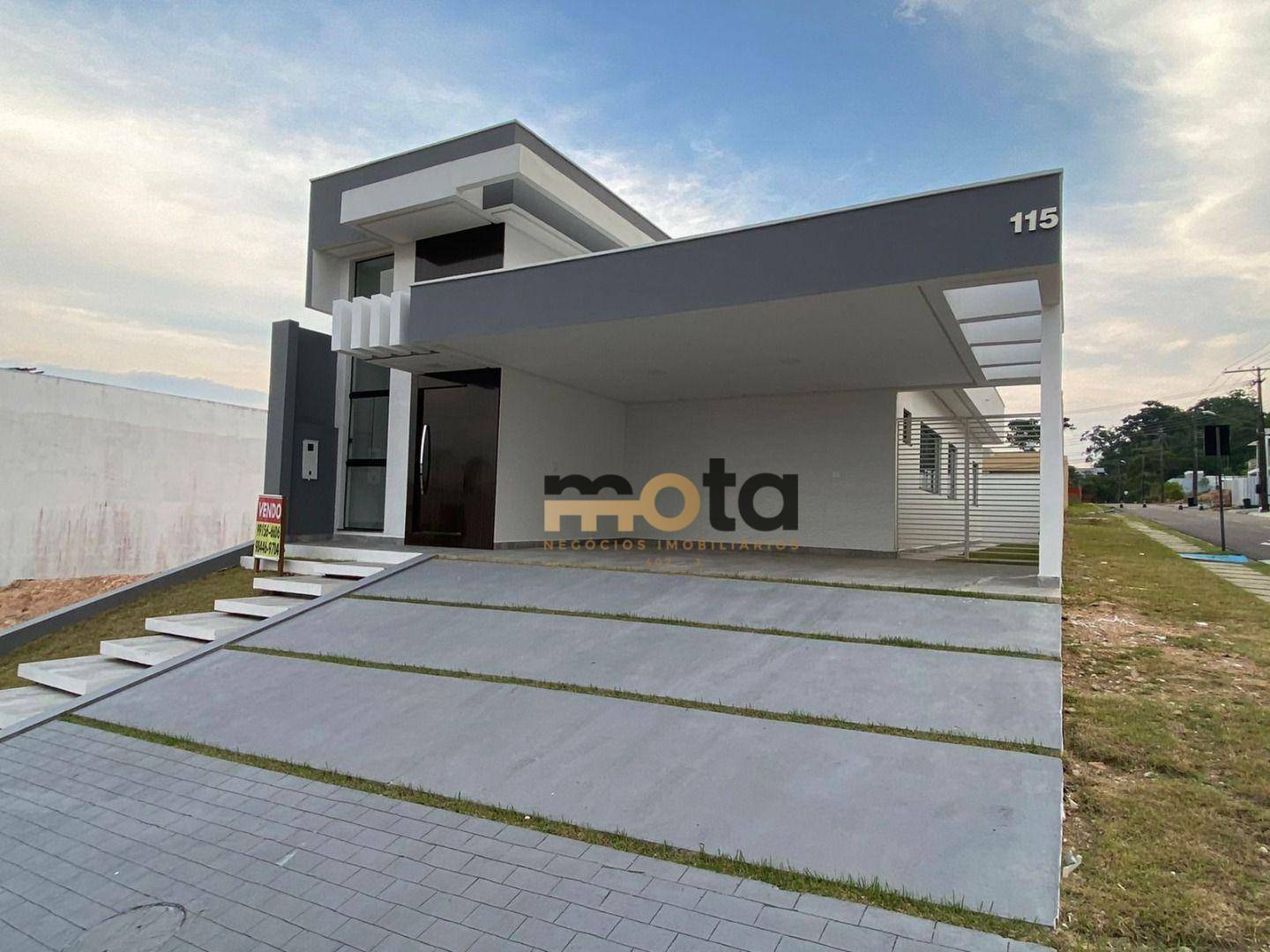 Casa à venda com 3 quartos, 143m² - Foto 1