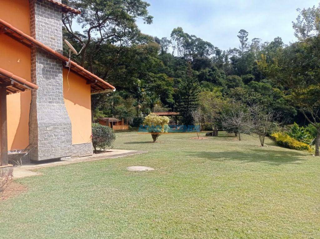 Casa de Condomínio à venda com 5 quartos, 302m² - Foto 3