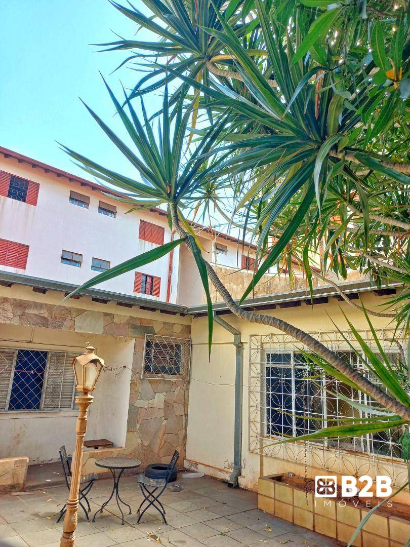 Casa, 3 quartos, 172 m² - Foto 2