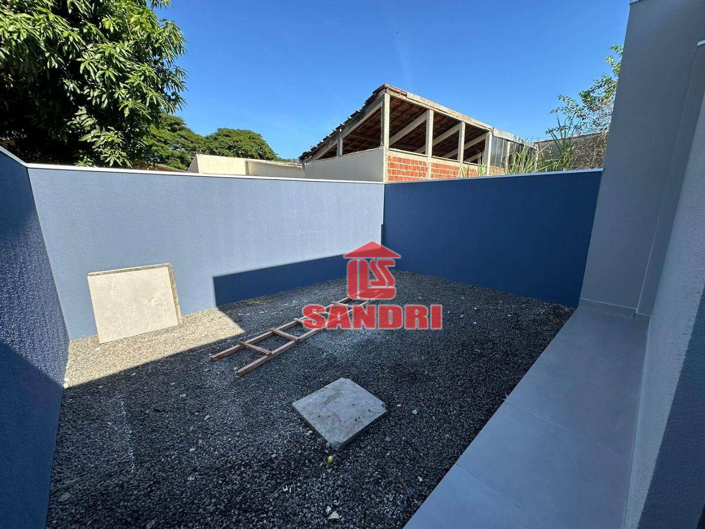 Casa à venda com 3 quartos, 75m² - Foto 14