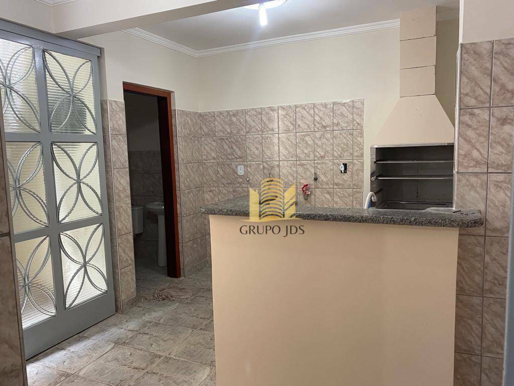 Casa à venda com 3 quartos, 204m² - Foto 8