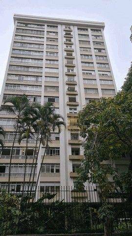 Apartamento para alugar com 3 quartos, 406m² - Foto 1