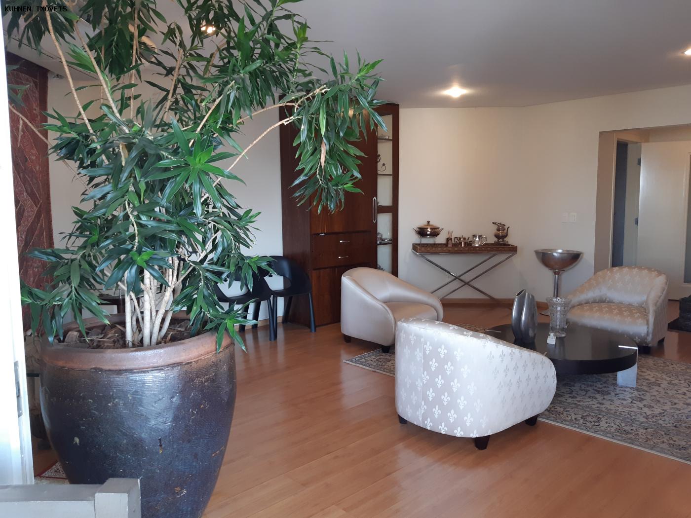 Apartamento à venda com 3 quartos, 260m² - Foto 6