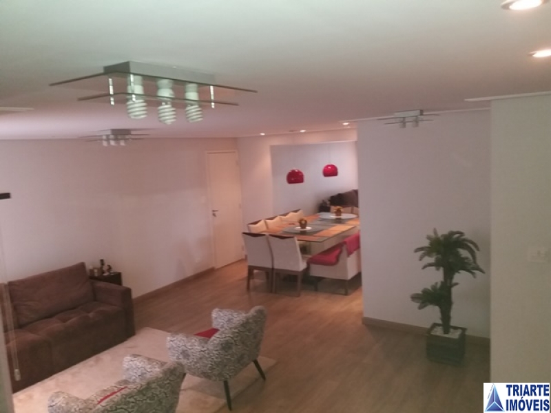 Apartamento à venda com 3 quartos, 74m² - Foto 2