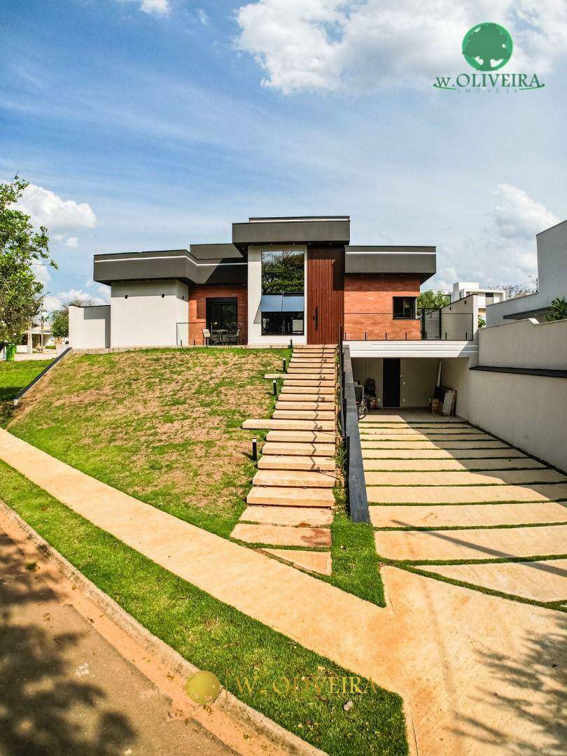 Casa de Condomínio à venda com 4 quartos, 263m² - Foto 1