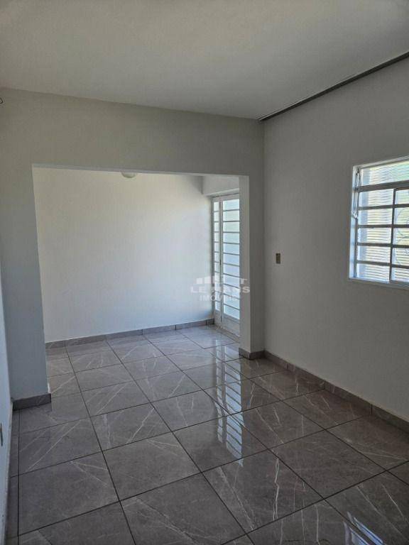 Casa à venda com 4 quartos, 160m² - Foto 8