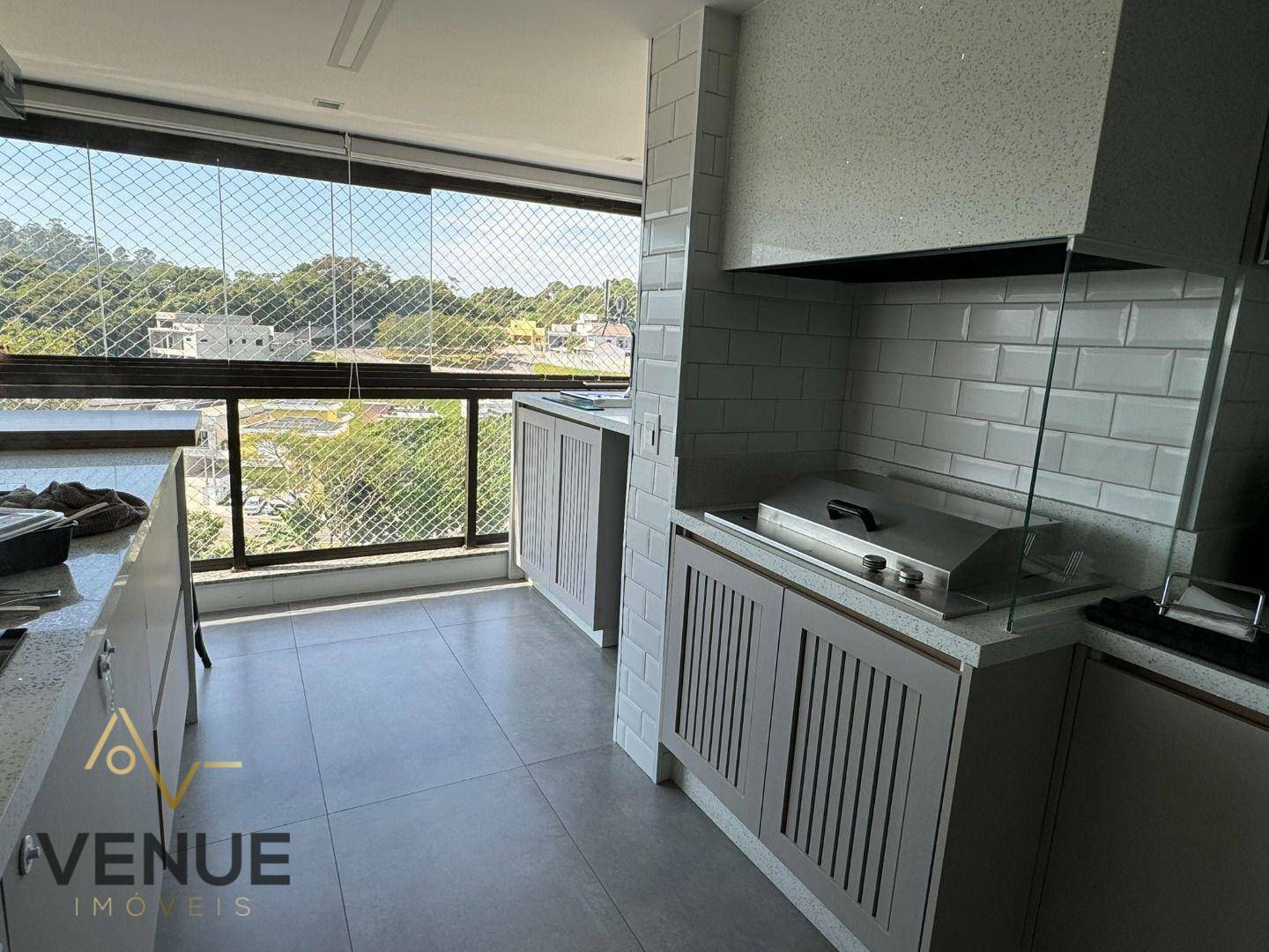 Apartamento à venda com 3 quartos, 193m² - Foto 3