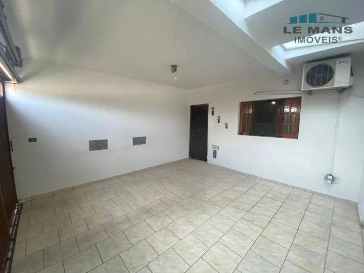 Casa à venda com 3 quartos, 127m² - Foto 2