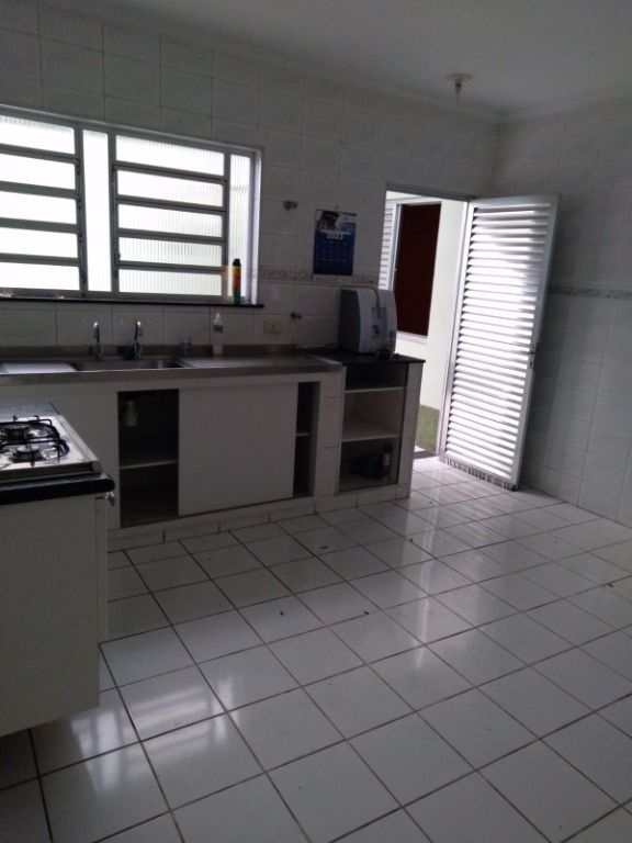 Casa à venda e aluguel com 2 quartos, 156m² - Foto 1