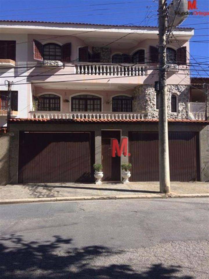 Casa à venda e aluguel com 3 quartos, 353m² - Foto 1