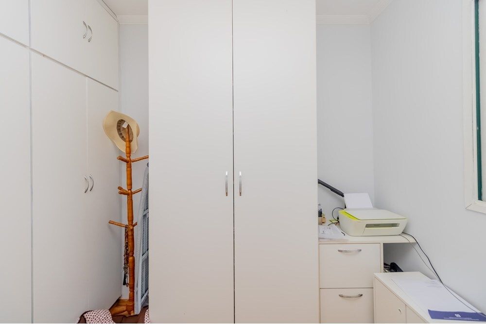 Apartamento à venda com 2 quartos, 75m² - Foto 2