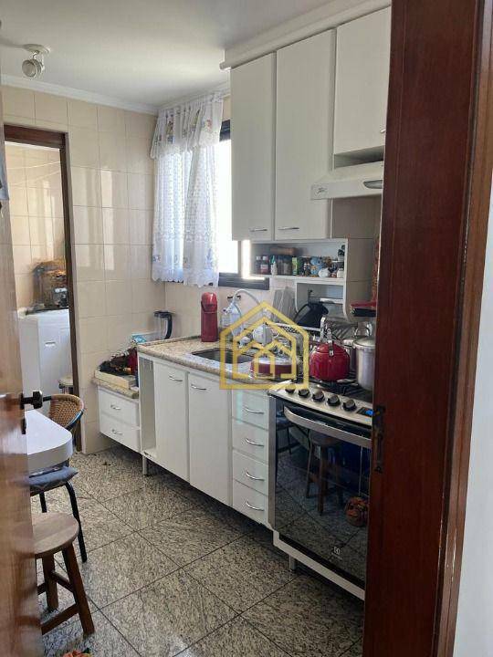 Apartamento à venda com 3 quartos, 71m² - Foto 4