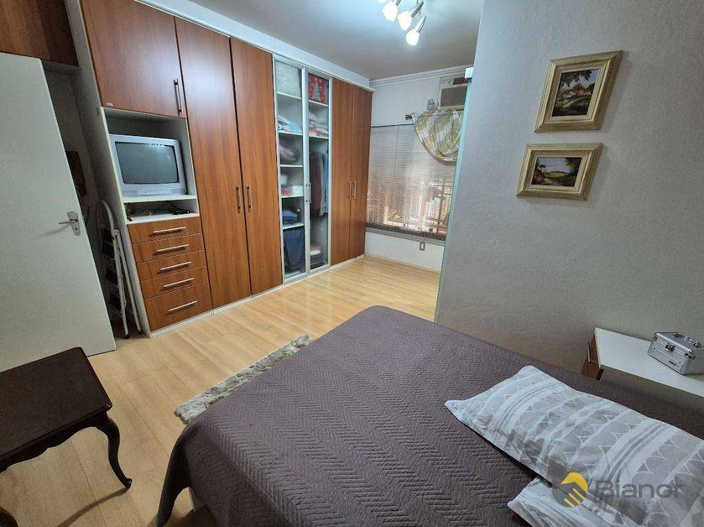 Casa à venda com 4 quartos, 190m² - Foto 15