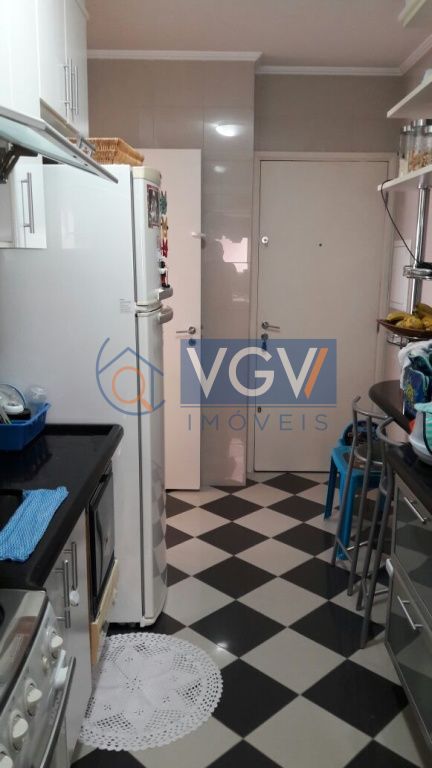 Apartamento à venda com 3 quartos, 70m² - Foto 3