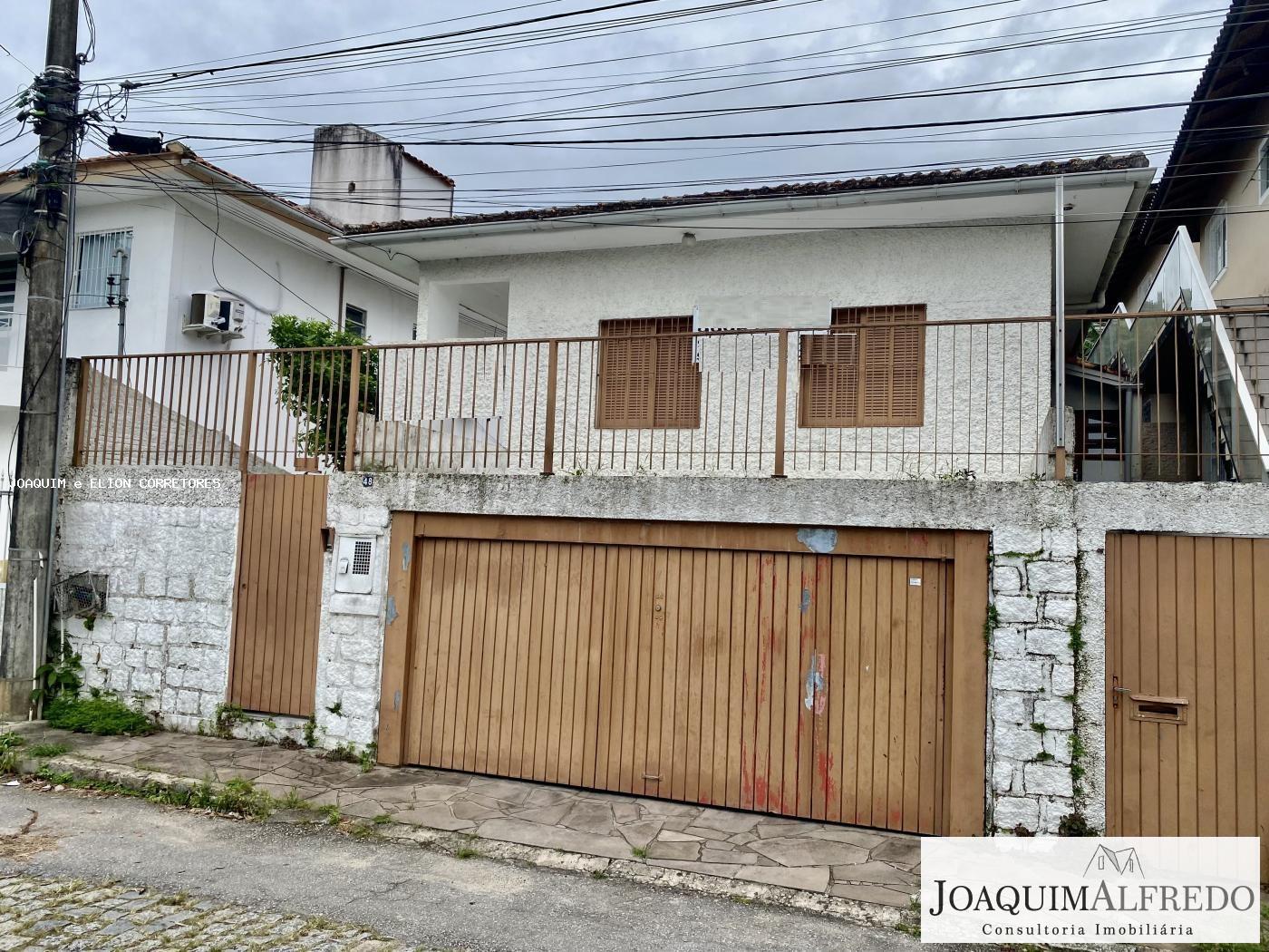 Casa à venda com 4 quartos, 185m² - Foto 1