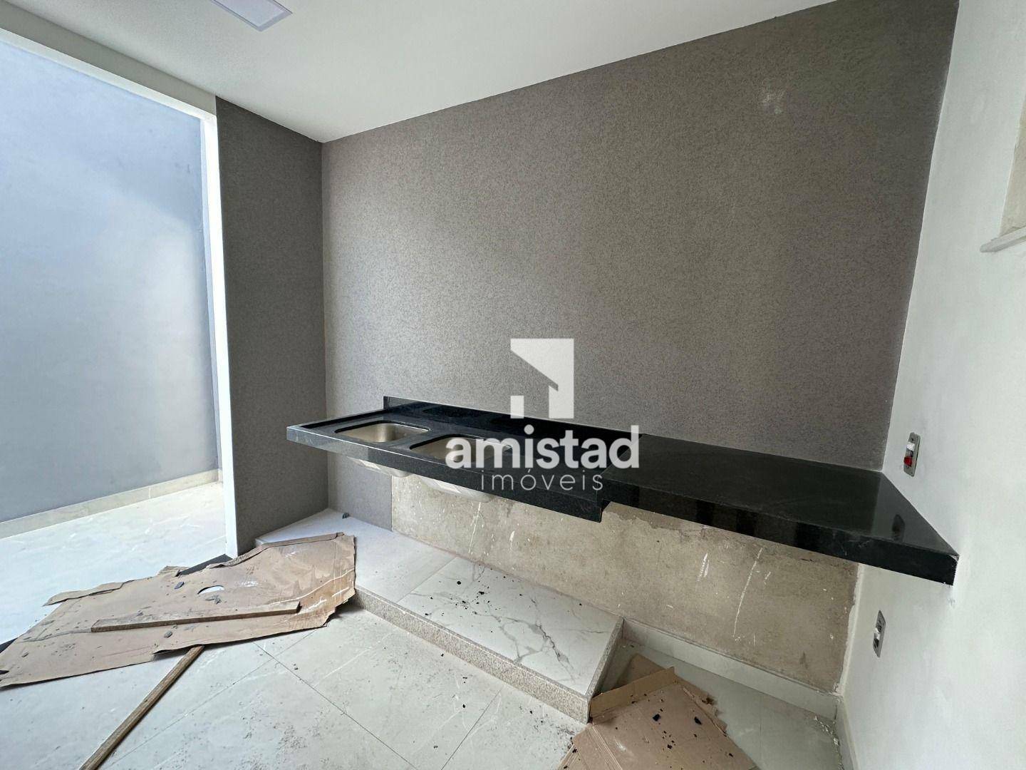 Casa à venda com 3 quartos, 268m² - Foto 14