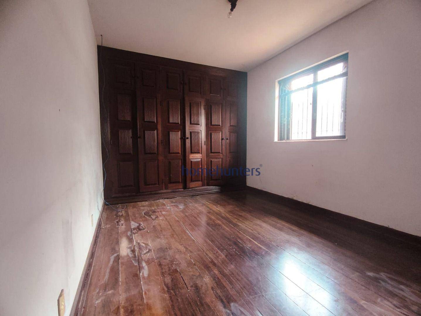 Casa para alugar com 4 quartos, 294m² - Foto 17