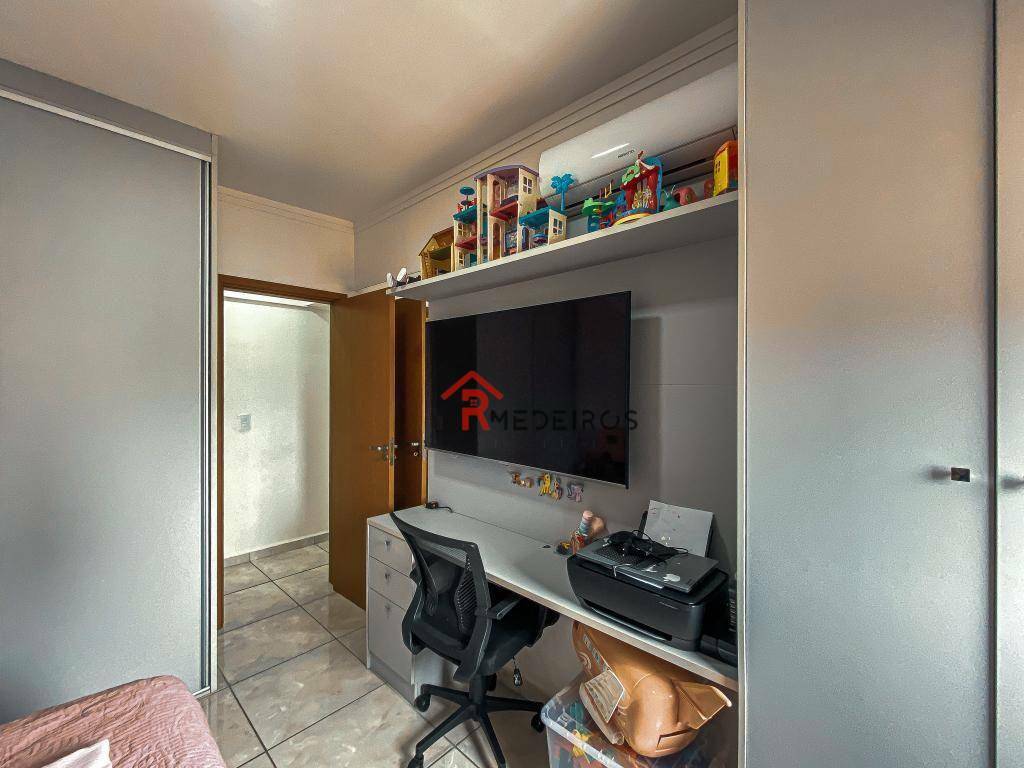 Apartamento à venda com 2 quartos, 75m² - Foto 9