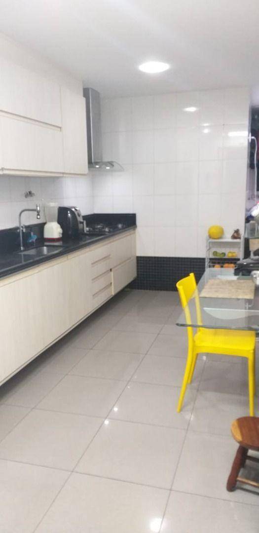 Apartamento à venda com 3 quartos, 160m² - Foto 17