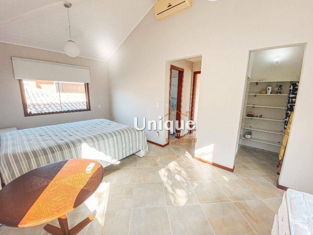 Casa de Condomínio à venda com 4 quartos, 240m² - Foto 14